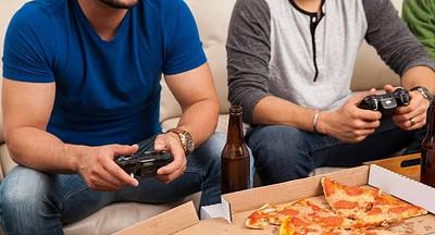 Relación entre los videojuegos y el abuso de la comida