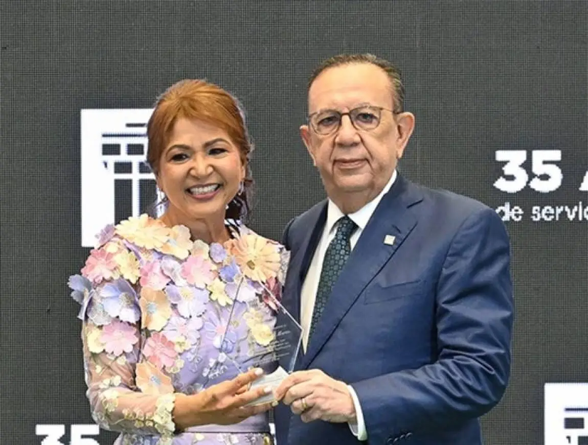 BCRD realiza acto de reconocimiento a personal por tiempo de servicio a la institución