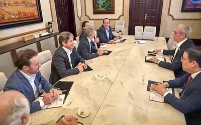 Mecanización reduce mano de obra en la caña