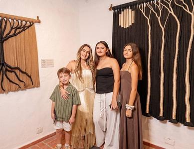 Gilda Strano marca un hito en el arte dominicano con la primera exposición individual de arte textil