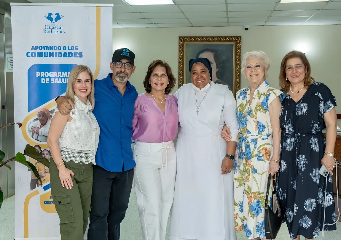 Fundación Huáscar Rodríguez realiza operativo médico Geriátrico
