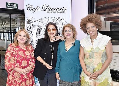 Celebran desayuno con libro autoría de Olga Lara