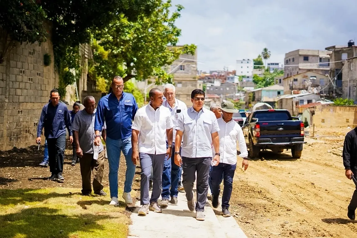 Caasd ejecuta obras de agua potable y saneamiento