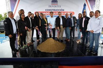Ministro Kelvin Cruz inicia trabajos de construcción multiuso municipio Puñal