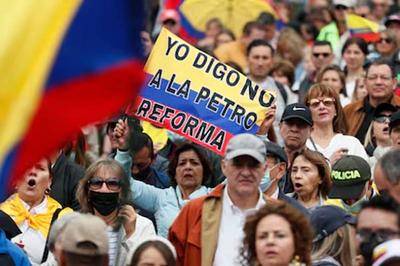 Oposición derrota al gobierno en Colombia