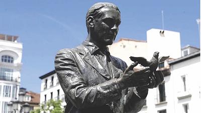 Una escultura de Lorca recorrerá Madrid en el 90 aniversario del fusilamiento del poeta