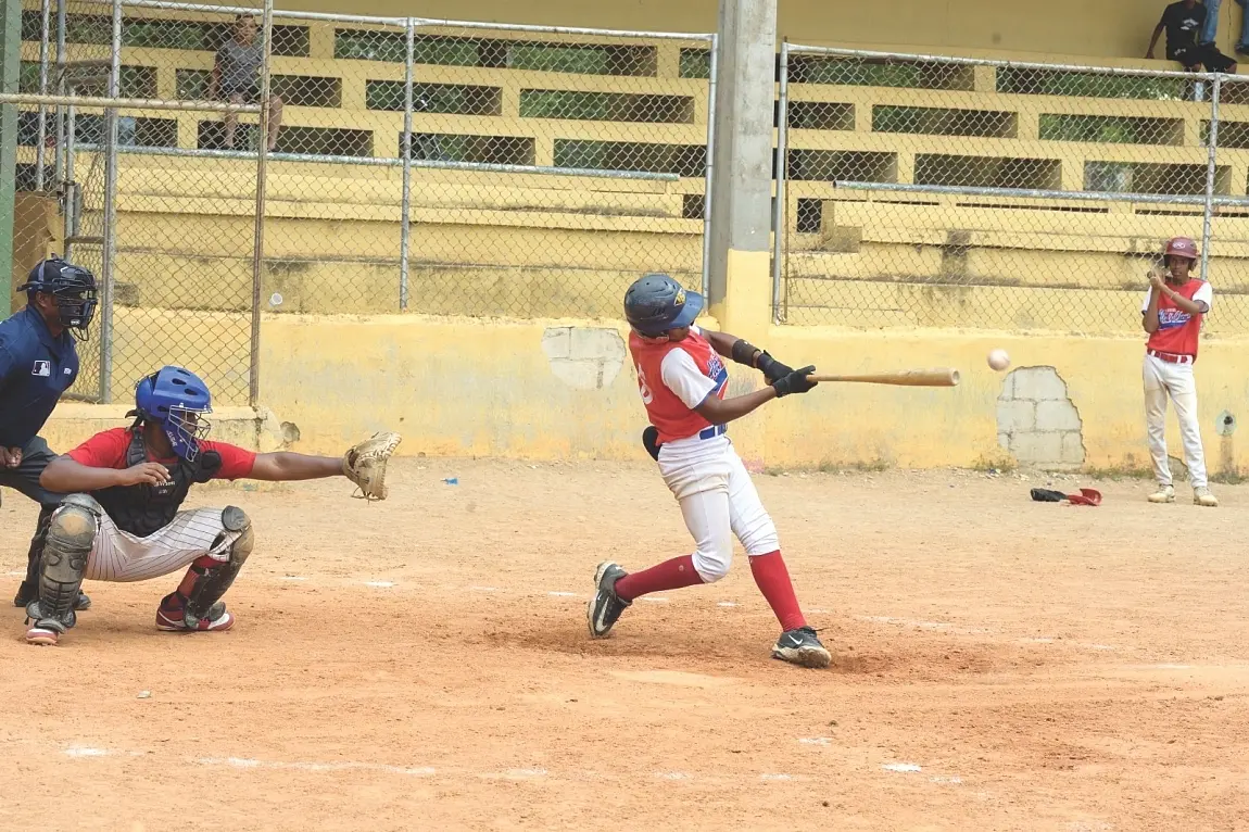 Puppy y Alex-Chemba dividen honores en Liga Chino Suazo