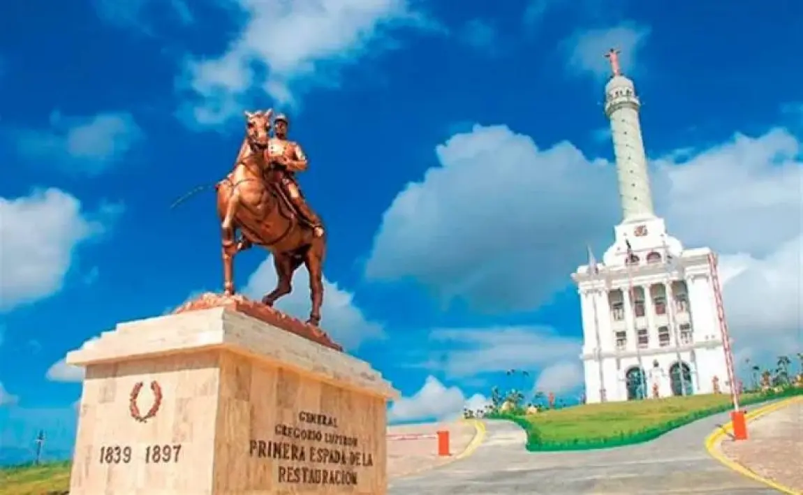Invitan disfrutar obra teatral “Todos somos Luperón” en el Monumento