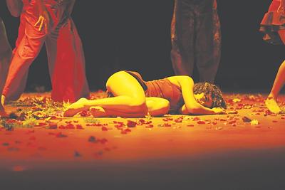 “Carmesí” da inicio Temporada de Danza Contemporánea