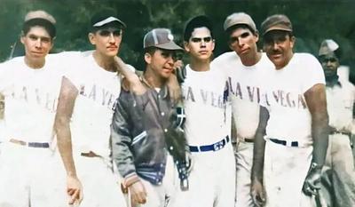 Manolo de la Mota y el equipo Ron Tavares, de la Vega