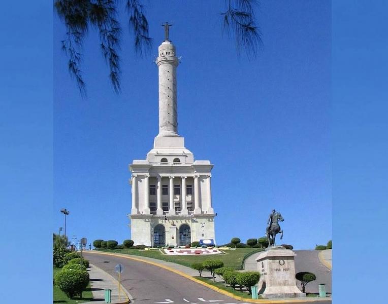 Santiago: una ciudad entre la historia y el futuro