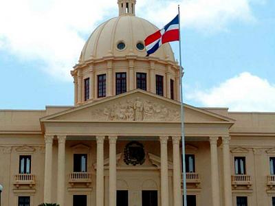 ¿Hay mujeres prepa­radas para dirigir los destinos de la Repú­bli­ca Dominicana?