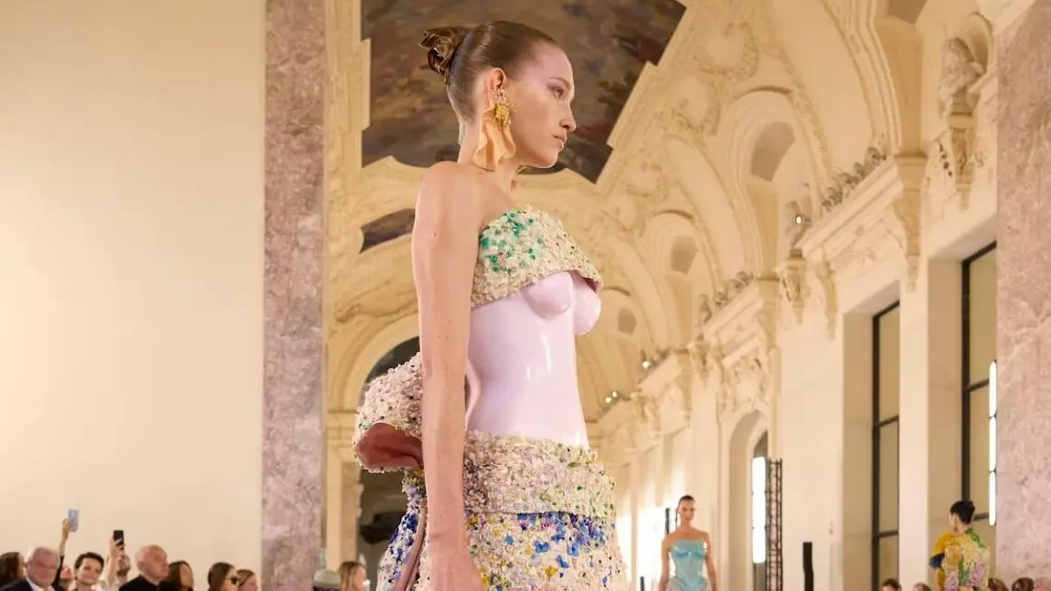 ­­De Schiaparelli a Rosa Clará: el Año Gaudí también se celebra encima de la pasarela
