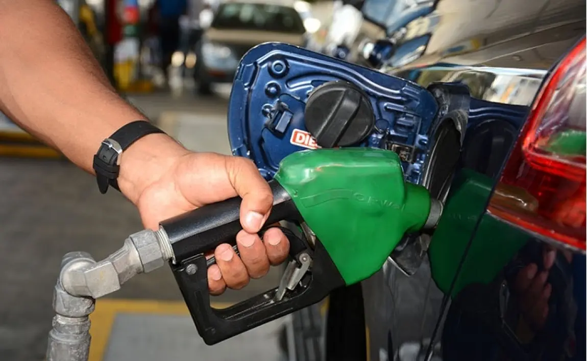 Gobierno congela gasoil regular, GLP y gasolina regular; reajusta precio del gasoil óptimo y gasolina premium