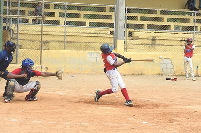 Puppy y Alex-Chemba dividen honores en Liga Chino Suazo