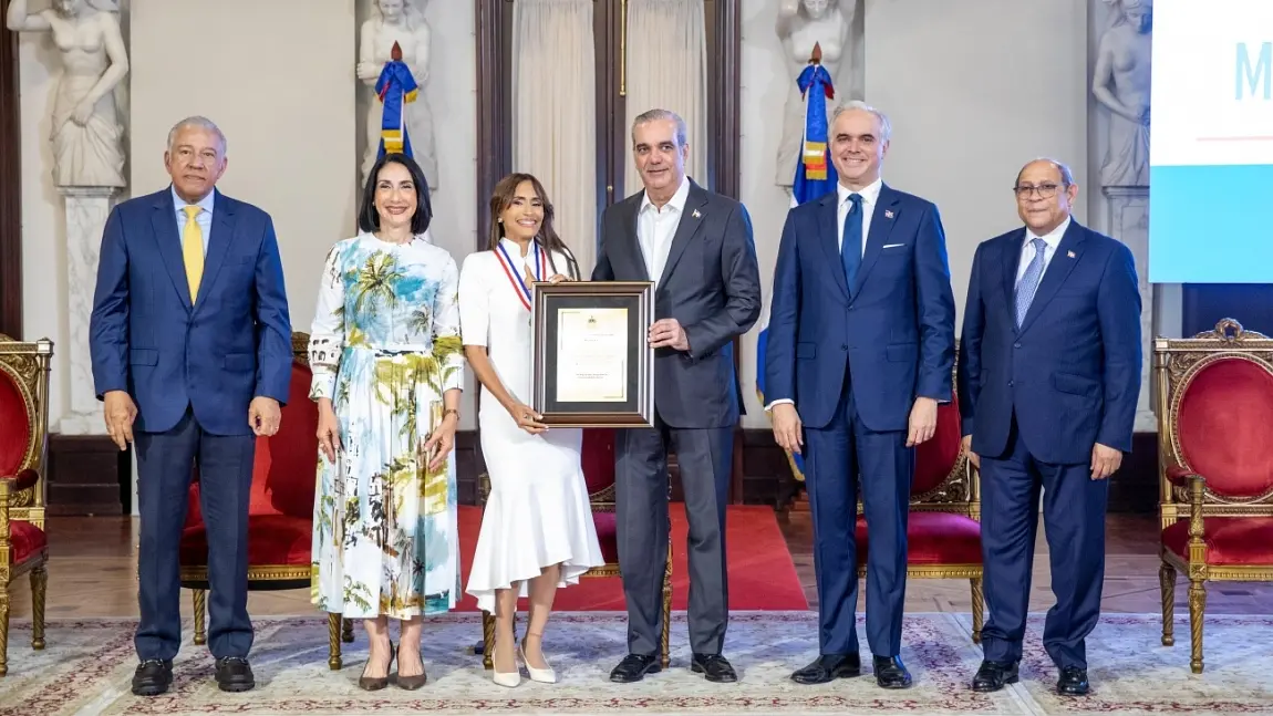 Educación honra excelencia del magisterio